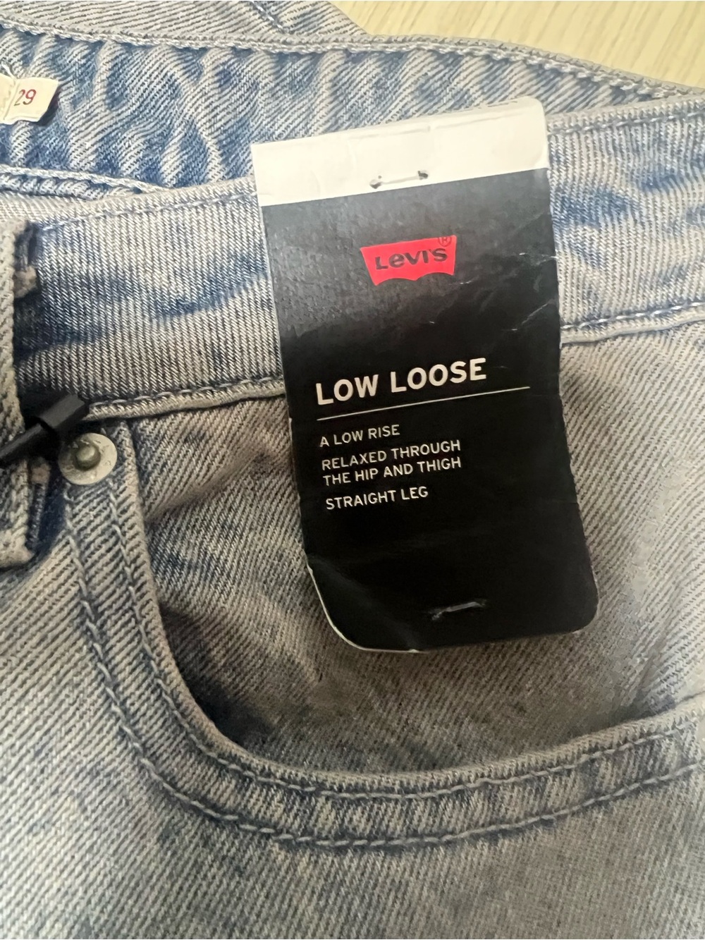 Levi’s Premium Low Loose Jeans Light Vintage Blue Wash NWT Size 29 - Picture 3 of 7